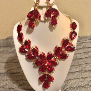 NEW. Ever Faith Golden Tone Crystal & Rhinestones  Party Jewelry Set.